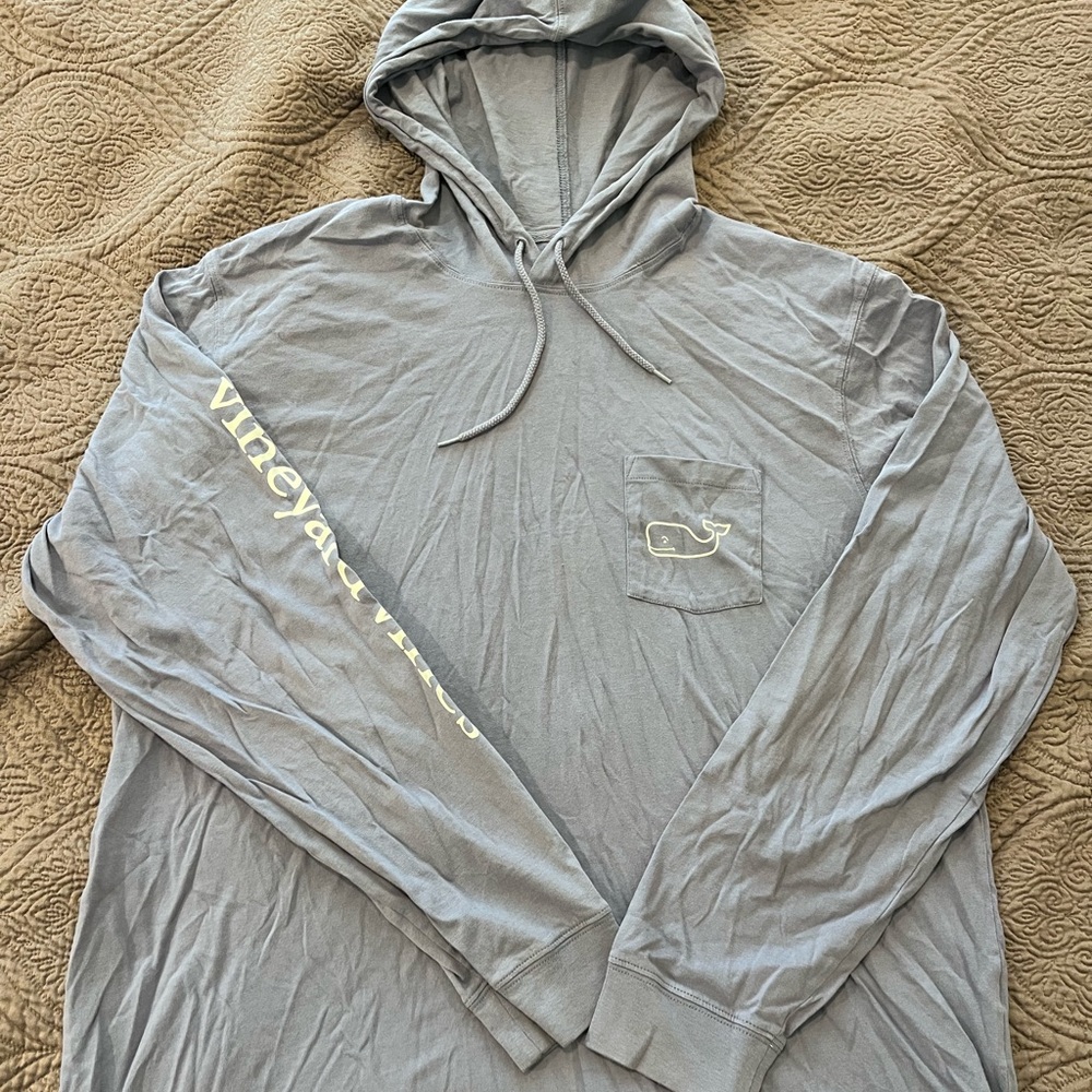 Vineyard Vines hooded t shirt size large